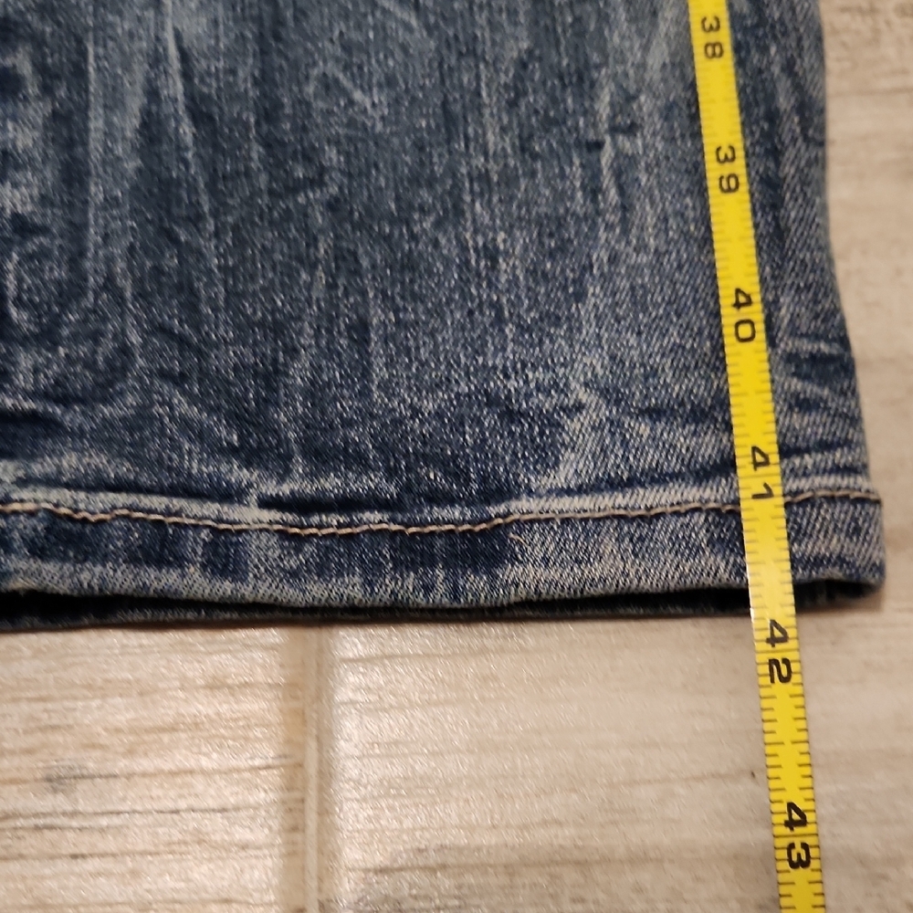 Smoke Rise Distressed Jeans - Picture 11 of 16